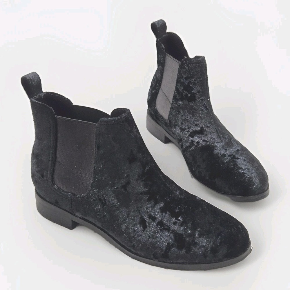 TOMS Ella Chelsea Ankle Boots Women's Sz 7W Black Velvet‎ Boho Comfort Booties